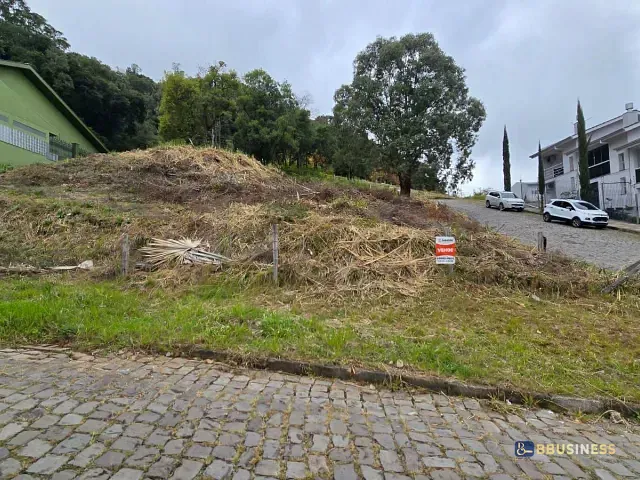 Terreno com 792m², à venda, no bairro São Luiz em Caxias do Sul