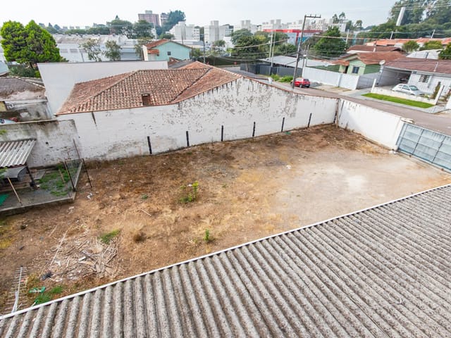Terreno à venda, no bairro Capão Raso em Curitiba
