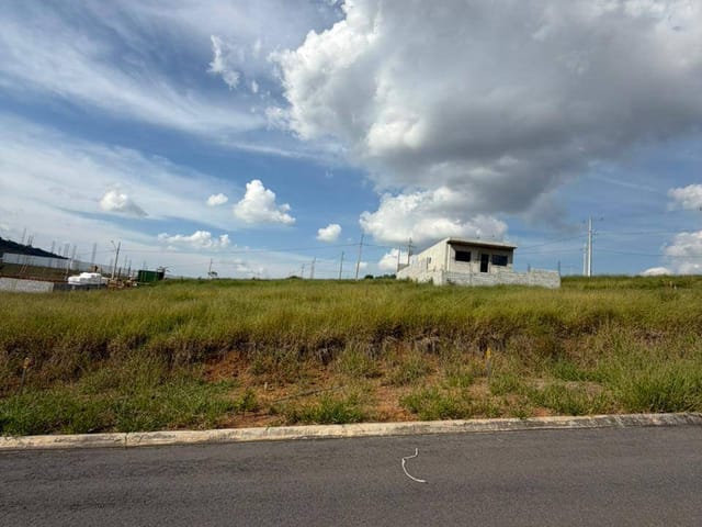 Terreno com 215m², à venda, no bairro Mirante do Matão em Extrema