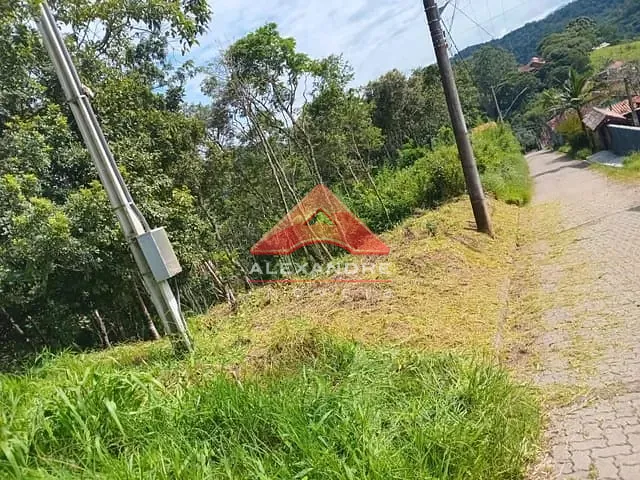 Terreno com 692m², à venda, no bairro Bairro do Cristal em Santo Antônio do Pinhal