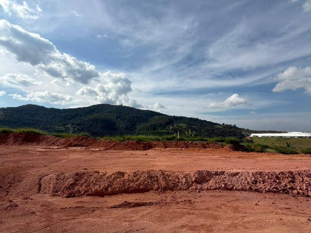 Terreno com 300m², à venda, no bairro Mirante do Matão em Extrema
