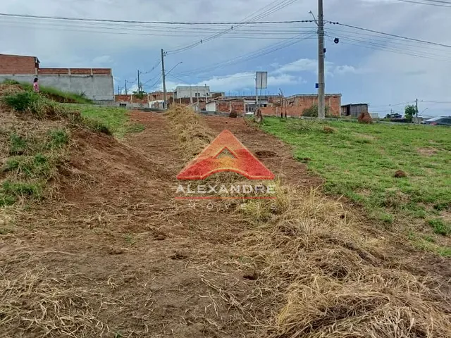 Terreno com 150m², à venda, no bairro Santa Herminia em São José dos Campos