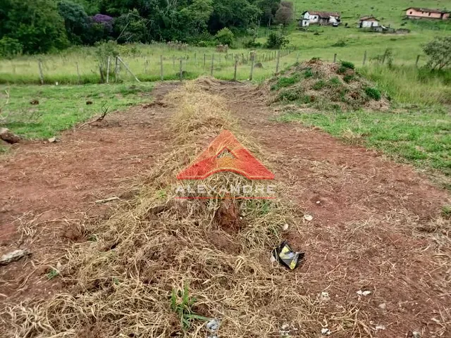 Terreno com 150m², à venda, no bairro Santa Herminia em São José dos Campos