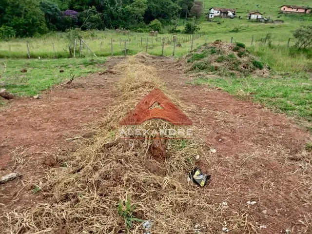 Terreno com 150m², à venda, no bairro Santa Herminia em São José dos Campos
