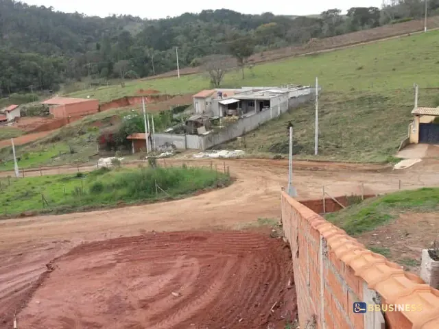 Terreno com 400m², à venda, no bairro Estância Yporanga em Jarinu