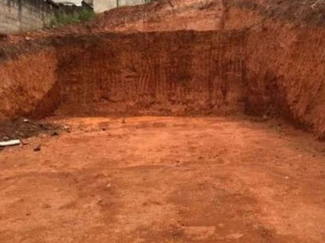 Terreno com 250m², à venda, no bairro Jardim Petrópolis em Cotia