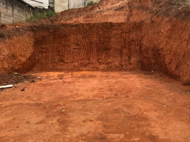 Terreno com 250m², à venda, no bairro Jardim Petrópolis em Cotia