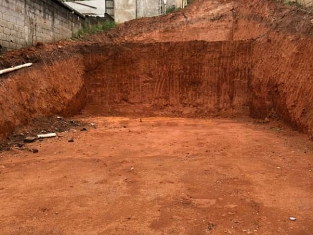 Terreno com 250m², à venda, no bairro Jardim Petrópolis em Cotia
