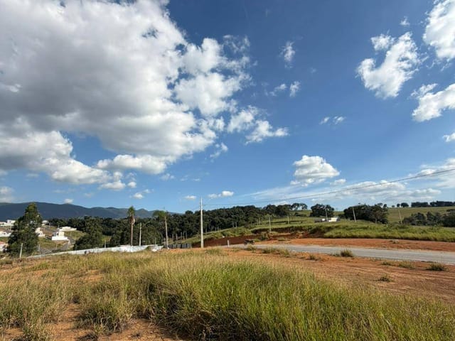 Terreno com 215m², à venda, no bairro Mirante do Matão em Extrema