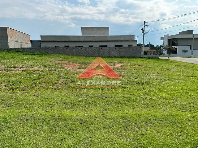 Terreno com 558m², à venda, no bairro Residencial Terras Do Vale em Caçapava