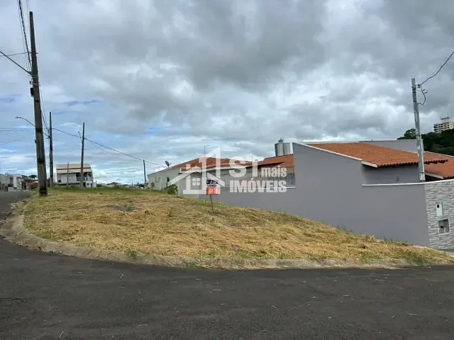 Terreno com 200m², à venda, no bairro Jardim Rio Verde em Andradas