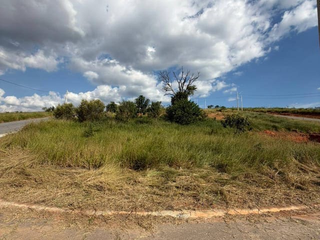 Terreno com 319m², à venda, no bairro Mirante do Matão em Extrema