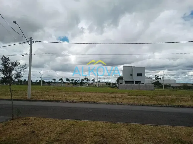 Terreno com 250m², à venda, no bairro Jardim das Flores em São José dos Campos