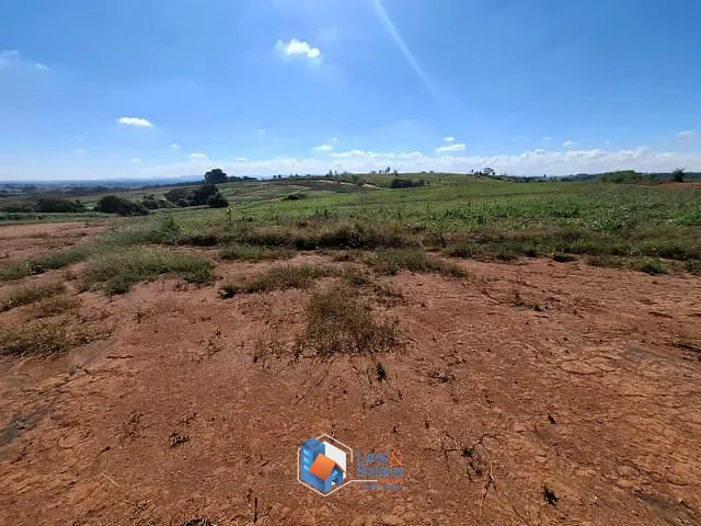 Terreno com 360m² 1 quarto e 1 banheiro, à venda, no bairro Centro em Mococa