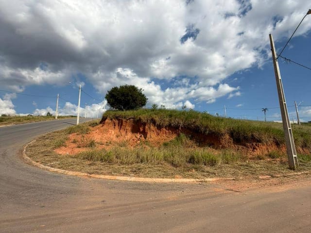 Terreno com 322m², à venda, no bairro Mirante do Matão em Extrema