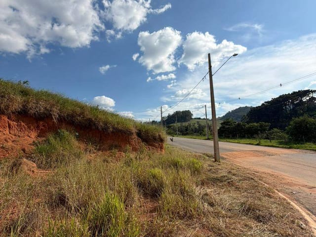 Terreno com 322m², à venda, no bairro Mirante do Matão em Extrema