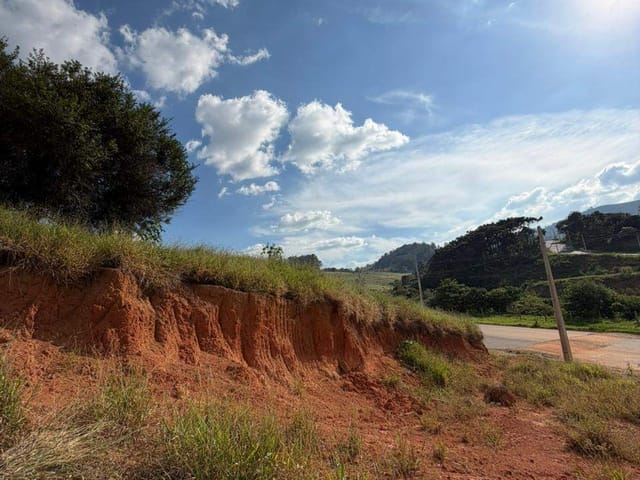 Terreno com 322m², à venda, no bairro Mirante do Matão em Extrema