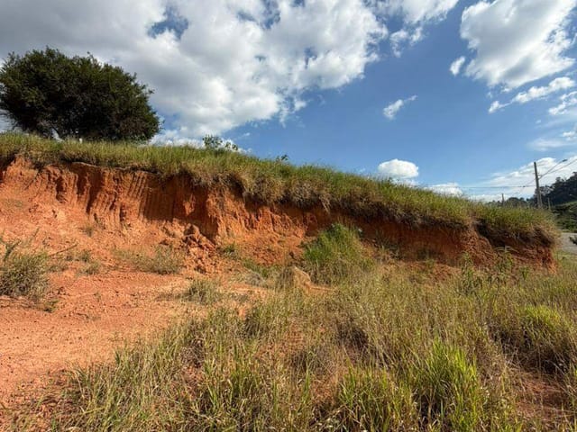 Terreno com 322m², à venda, no bairro Mirante do Matão em Extrema