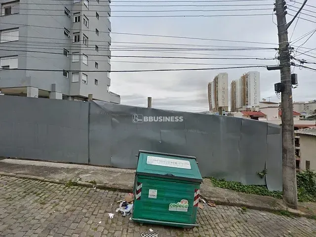Terreno com 394m², à venda, no bairro Cristo Redentor em Caxias do Sul