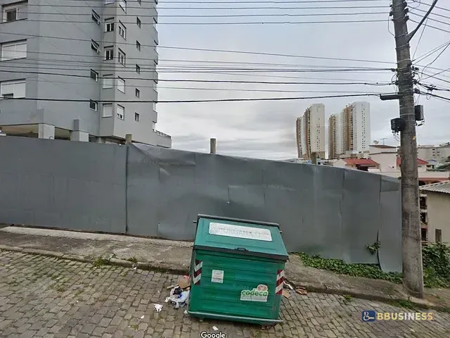 Terreno com 394m², à venda, no bairro Cristo Redentor em Caxias do Sul