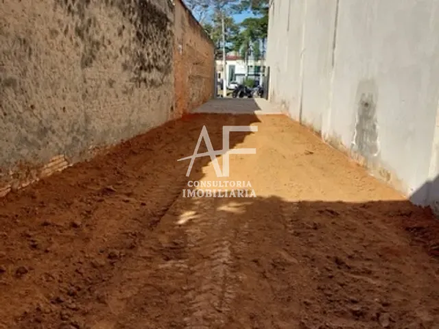 Terreno com 220m², para alugar, no bairro Centro em Taubaté