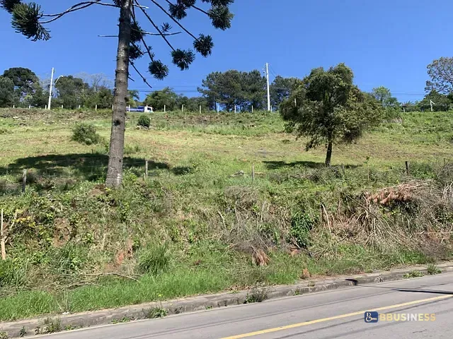 Terreno com 656m², à venda, no bairro Nossa Senhora das Graças em Caxias do Sul
