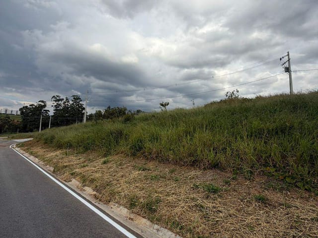 Terreno com 280m², à venda, no bairro Morada da Serra em Extrema