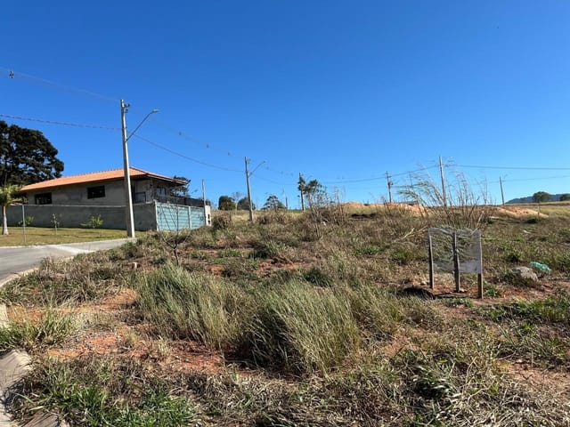 Terreno com 250m², à venda, no bairro Guaraiuva em Vargem