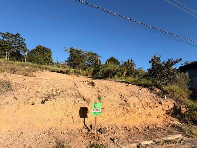 Terreno com 300m², à venda, no bairro Barreiro em Extrema