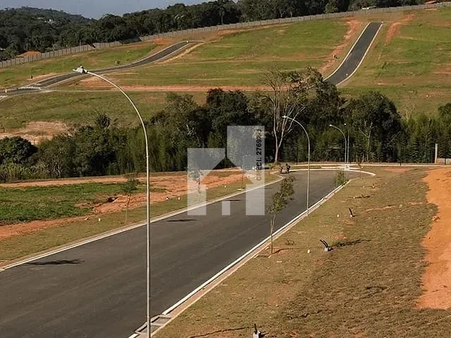 Terreno com 1000m², à venda, no bairro Ivoturucaia em Jundiaí