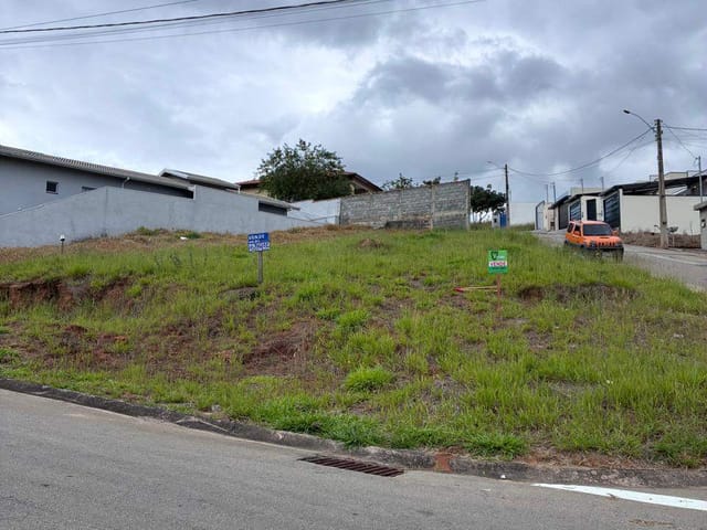 Terreno com 414m², à venda, no bairro Recanto do Sol em Extrema