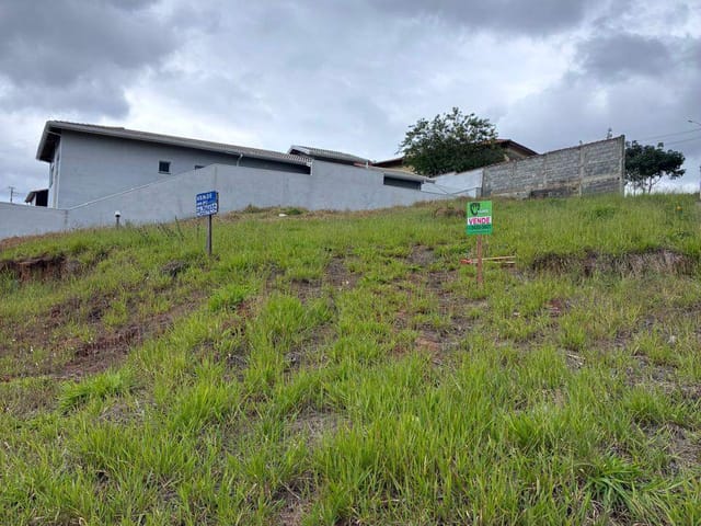 Terreno com 414m², à venda, no bairro Recanto do Sol em Extrema