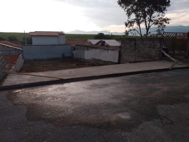Terreno com 250m², à venda, no bairro Residencial Mombaça em Pindamonhangaba