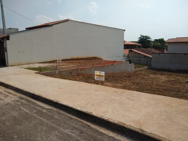 Terreno com 250m², à venda, no bairro Residencial Mombaça em Pindamonhangaba