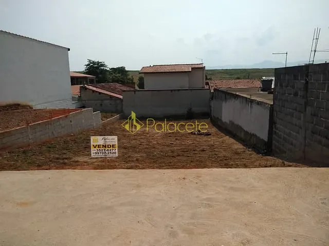Terreno com 250m², à venda, no bairro Residencial Mombaça em Pindamonhangaba