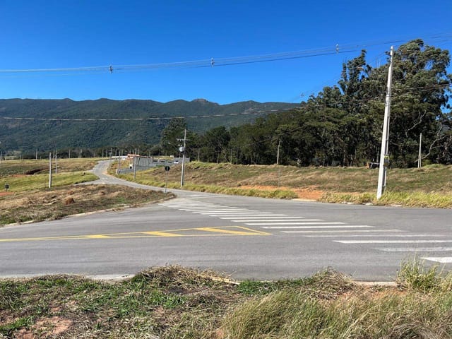 Terreno com 250m², à venda, no bairro Guaraiuva em Vargem