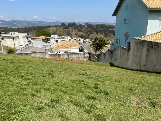 Terreno com 360m², à venda, no bairro Valville 1 em Santana de Parnaíba