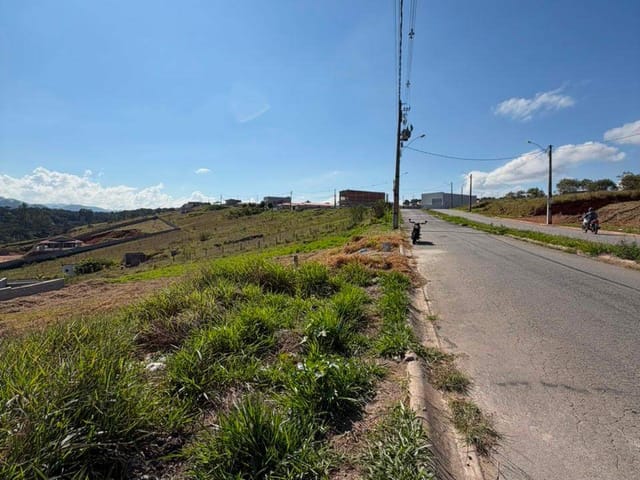 Terreno com 300m², à venda, no bairro Recanto Do Sol em Extrema