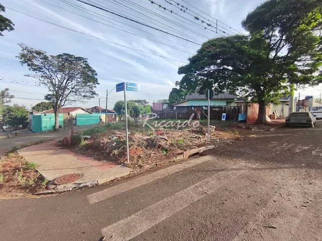 Terreno com 180m², à venda, no bairro Vila Araponguinha em Arapongas