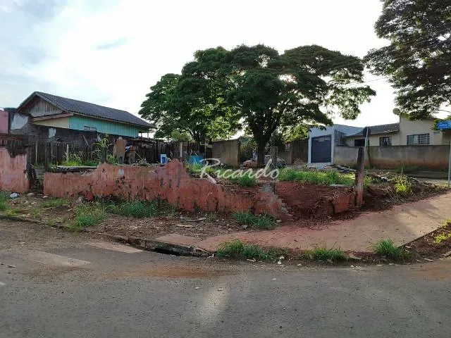 Terreno com 180m², à venda, no bairro Vila Araponguinha em Arapongas
