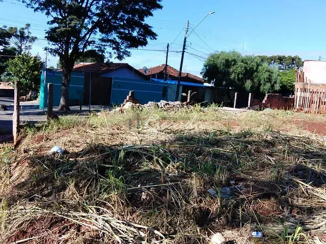 Terreno com 180m², à venda, no bairro Vila Araponguinha em Arapongas