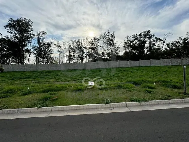 Terreno com 250m², à venda, no bairro Colina do Castelo em Jaguariúna