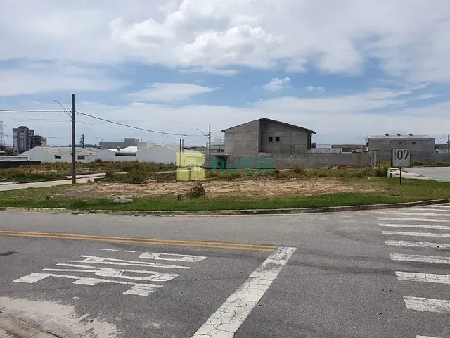 Terreno com 308m², à venda, no bairro Portal dos Pássaros em São José dos Campos