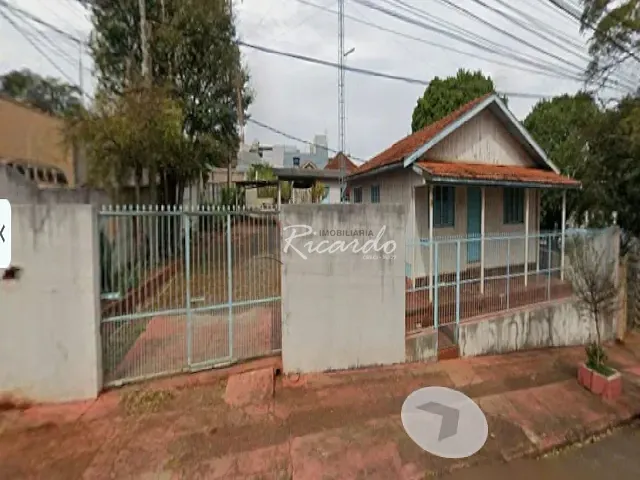 Terreno com 946m², à venda, no bairro Centro em Arapongas