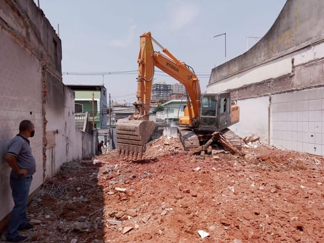Terreno com 250m², à venda, no bairro Jardim Elvira em Osasco