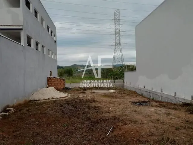 Terreno com 300m², à venda, no bairro Residencial Estoril em Taubaté