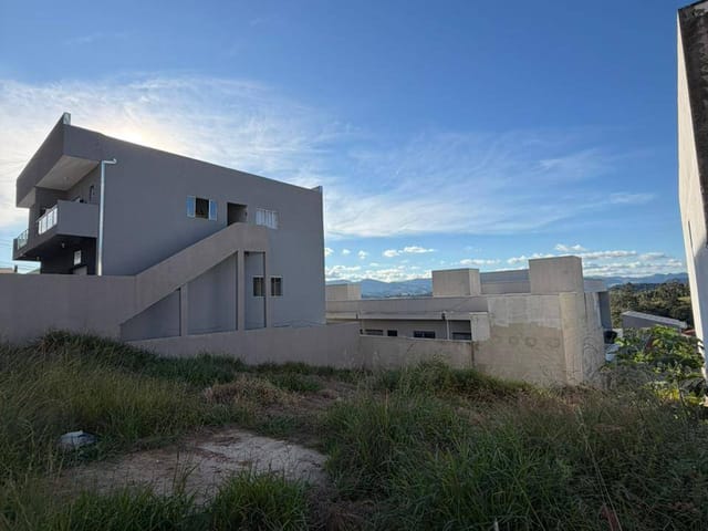 Terreno com 262m², à venda, no bairro Parque dos Manacás em Extrema