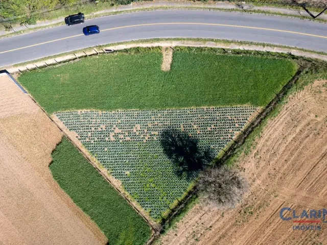 Terreno à venda, no bairro Vila Santa Terezinha em Campo Largo