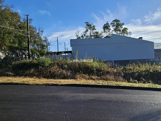 Terreno com 349m², à venda, no bairro Petrópolis em Caxias do Sul