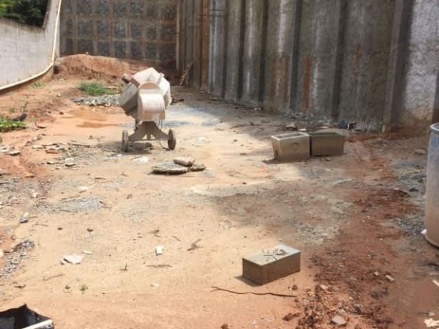 Terreno com 400m², à venda, no bairro Jardim Silveira em Barueri